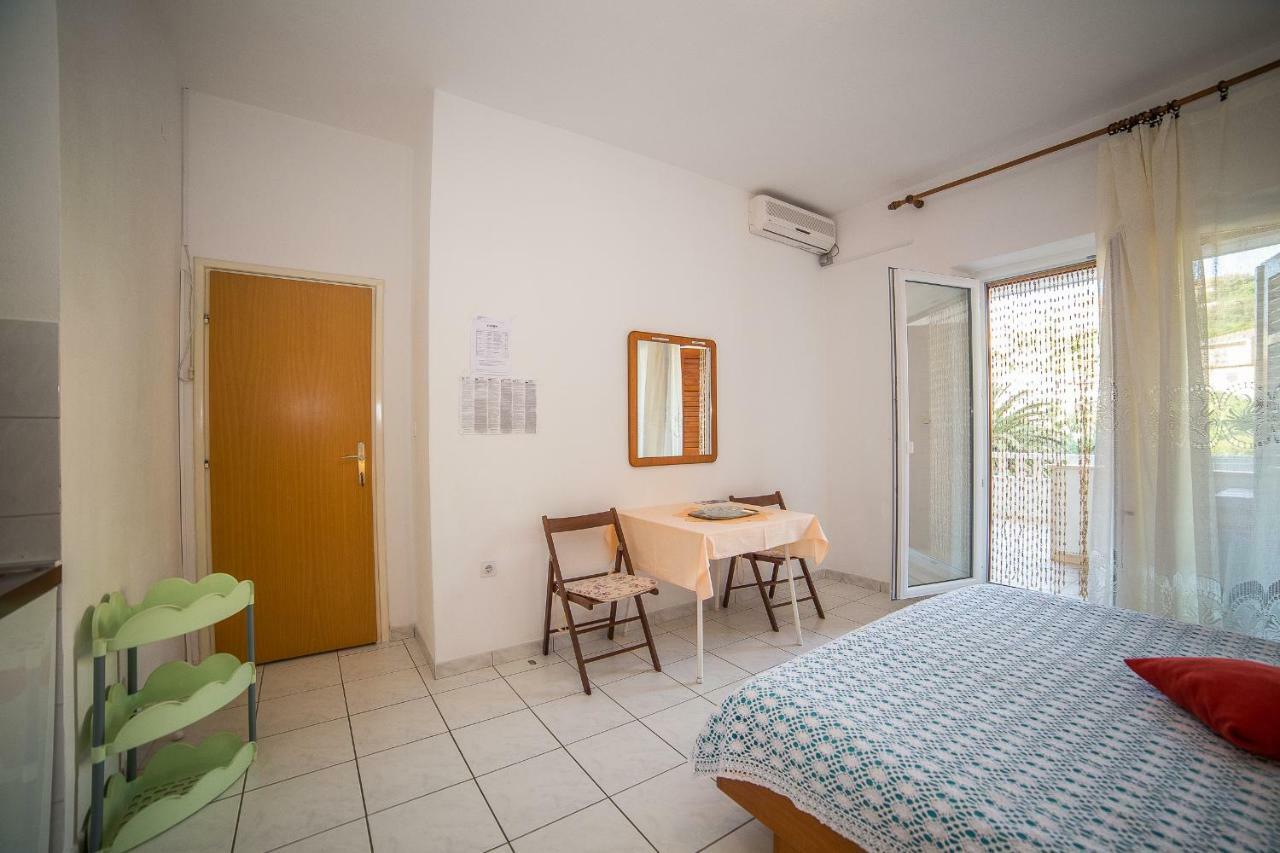 Apartmani Ina Povlja  Exterior photo