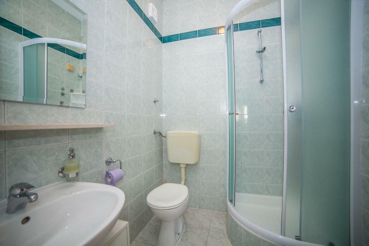 Apartmani Ina Povlja  Exterior photo