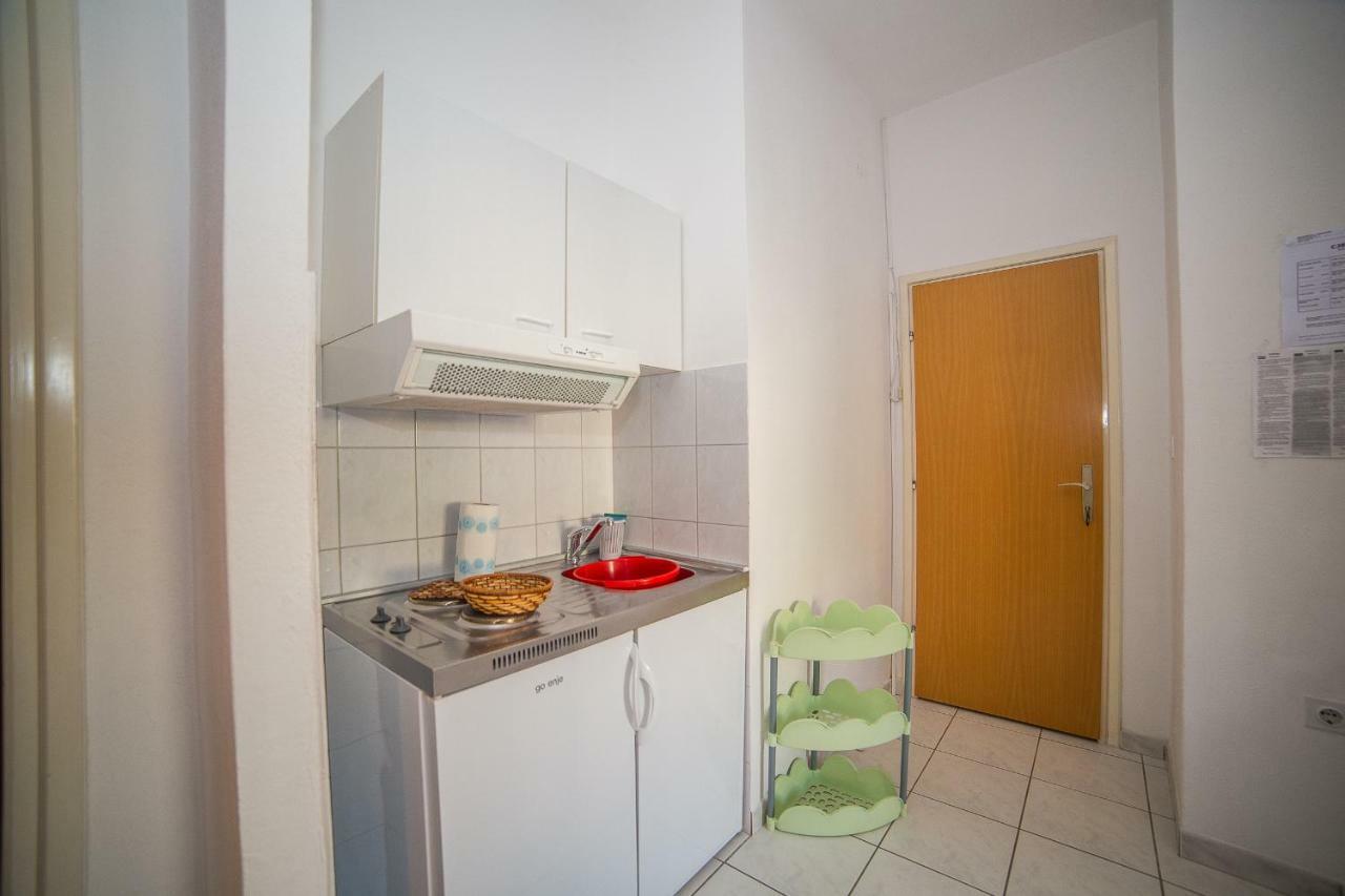 Apartmani Ina Povlja  Exterior photo